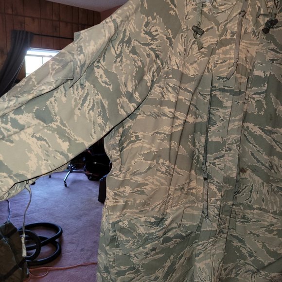 Jacket, ABU Camo-Used Worn-All-weather GORE-TEX Parka Jacket-$80 - Picture 4 of 4